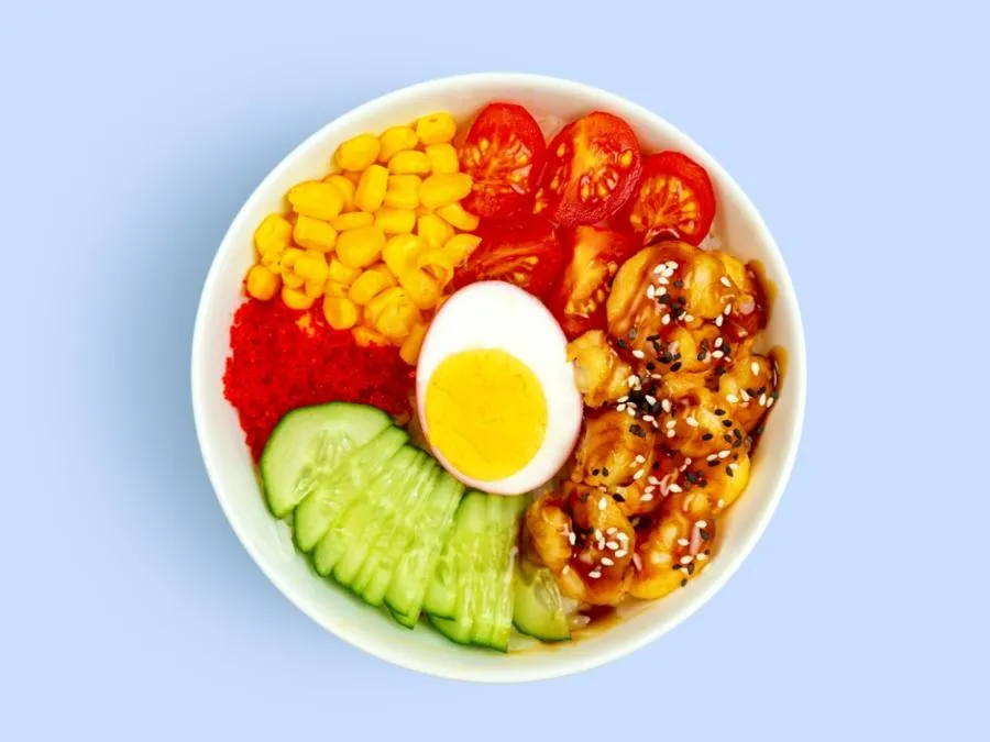 Поке на подушке из риса с креветкой 